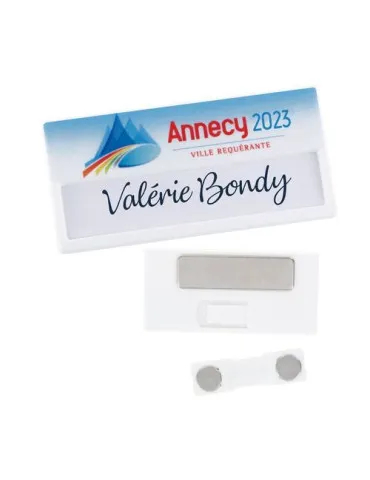 BADGE AVEC ZONE NOMINATIVE ET AIMANT